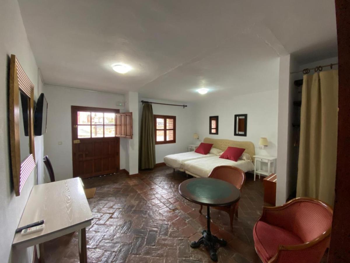 Casas Rurales Monasterio De Rocamador Almendral Exteriör bild